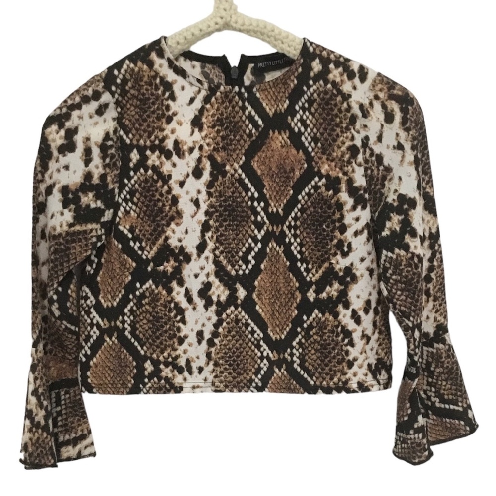 Pretty Little Thing crop top, snakeskin pattern, US 0, UK 4, zip on back